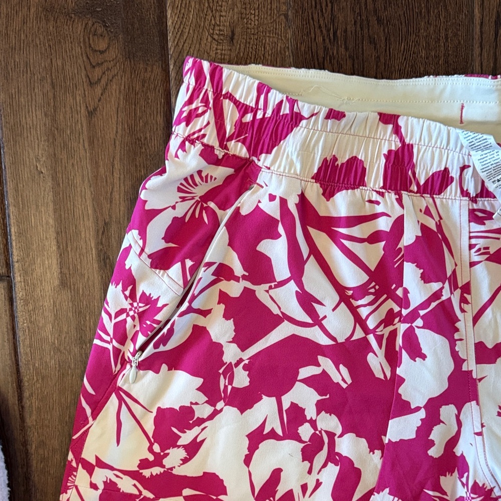 lululemon athletica Pink and Cream Floral Wide-Leg Pants - Picture 3 of 3